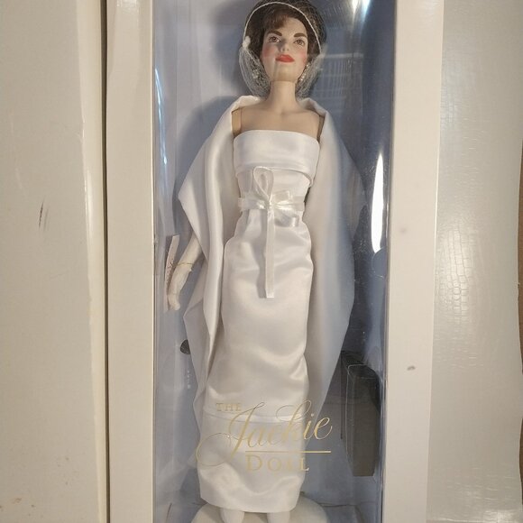 Jackie Kennedy doll by The Franklin Mint 1990s - Picture 2 of 6
